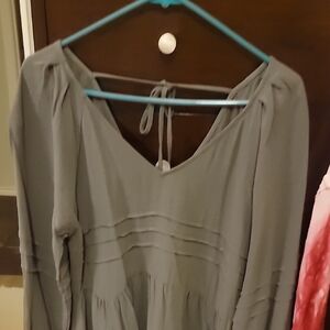 Treasure & Bond Light Gray Long Sleeve Midi Dress